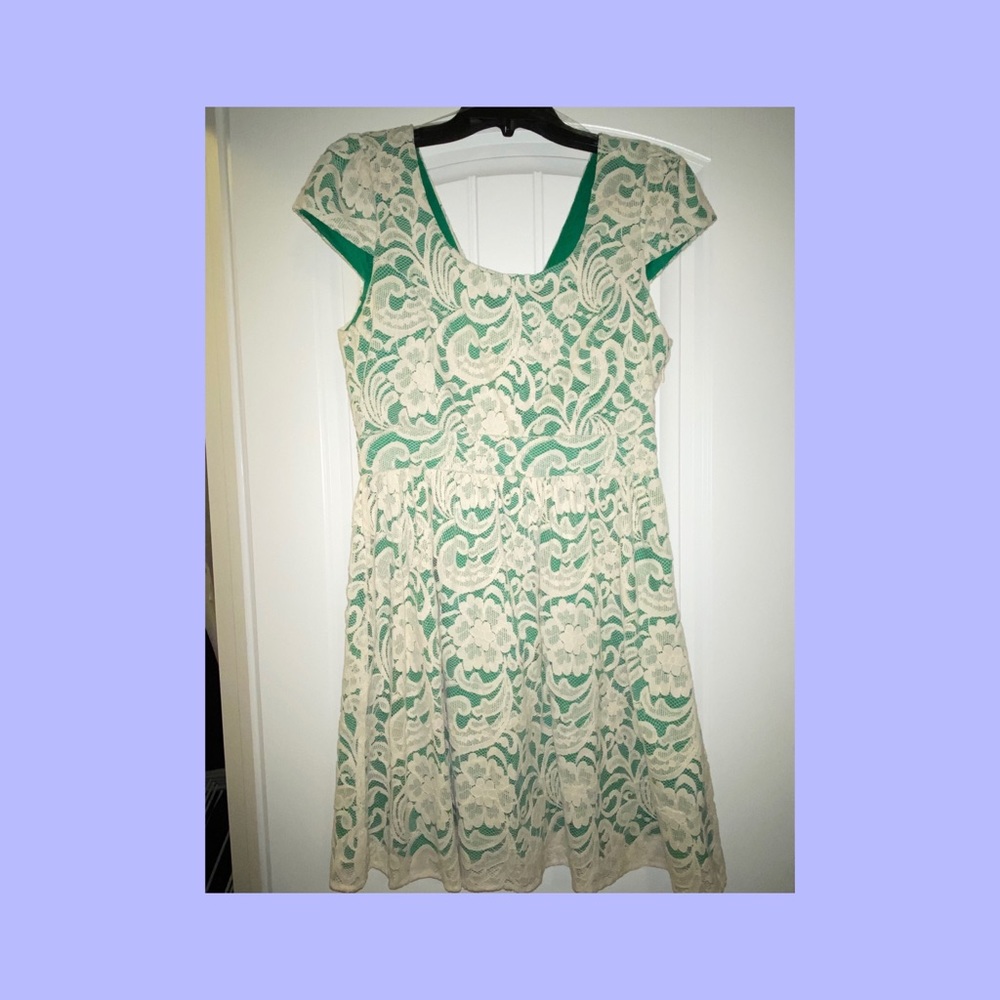 green dress